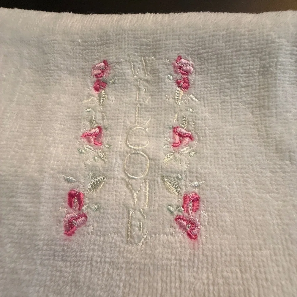 Vintage White Embroidered Hand Towels Set of 3 Floral Hat Welcome Pink Cotton